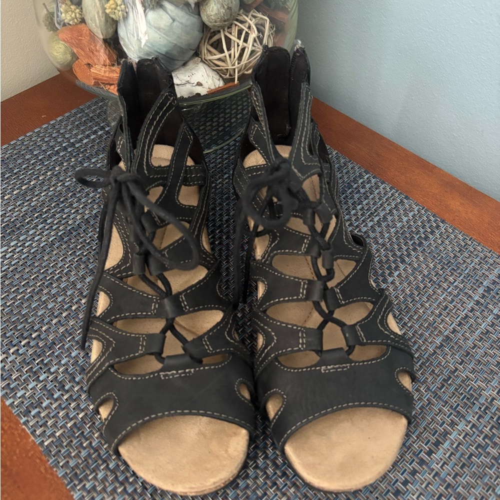 Women's Earth Origins Black Gladiator Sandals